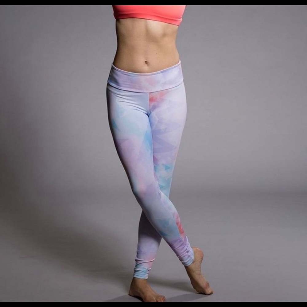NWOT Colourful Onzie leggings